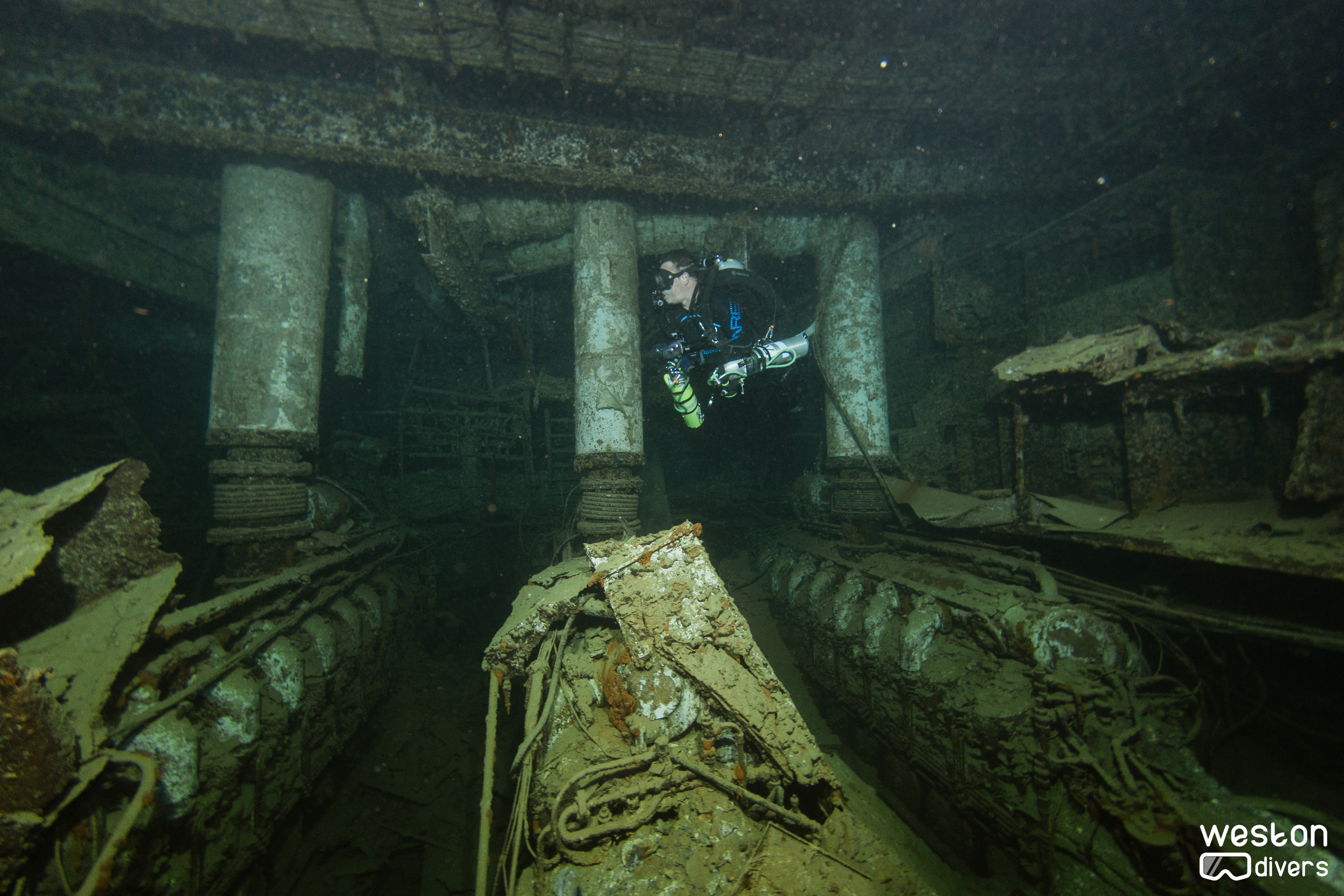 Hydro Atlantic - A diver hovers in the engine room