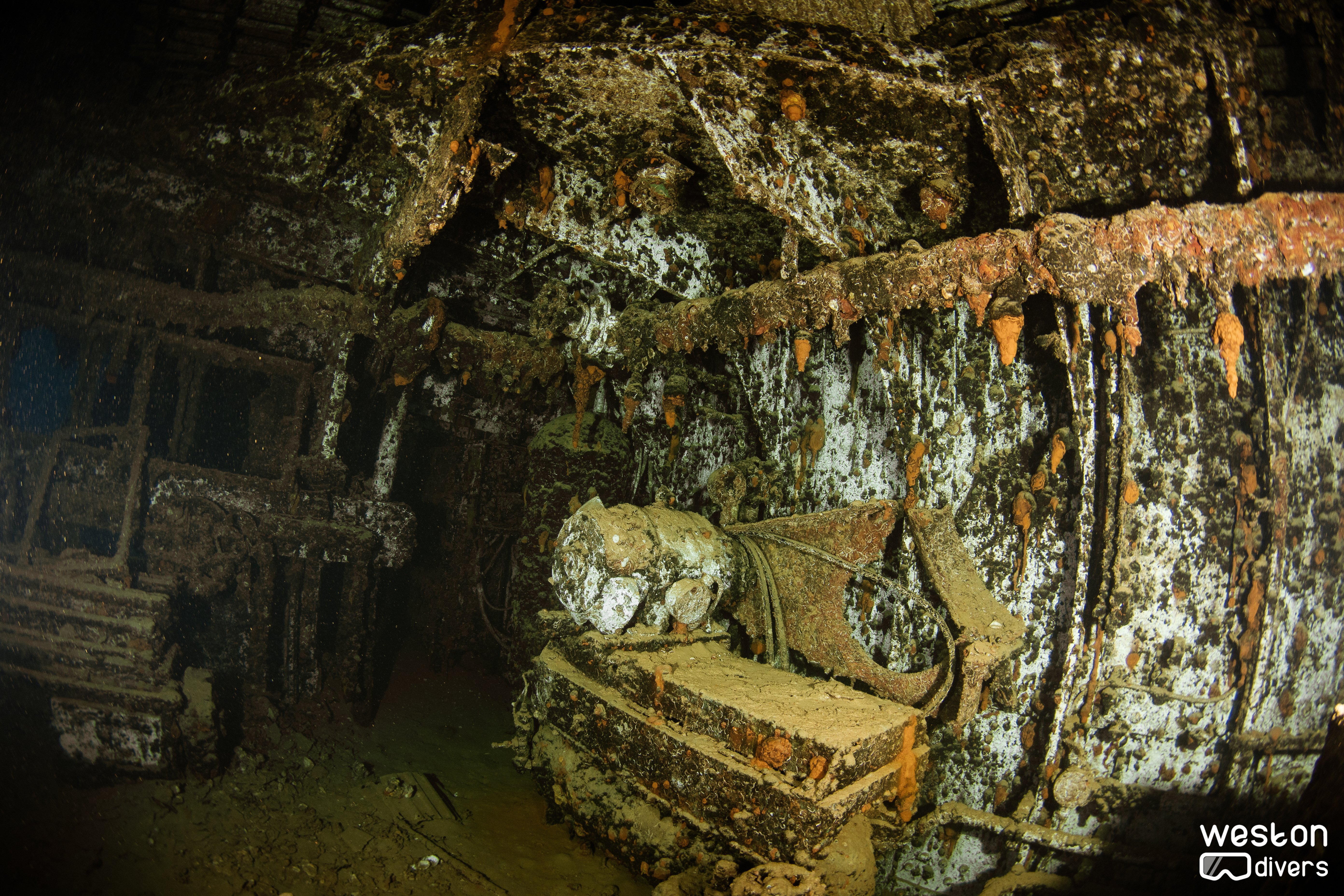 Hydro Atlantic - The bow compartment hosts the remaining of a workshop