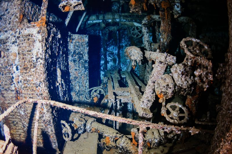 Skycliffe - Machinery can still be found intact inside the engine room