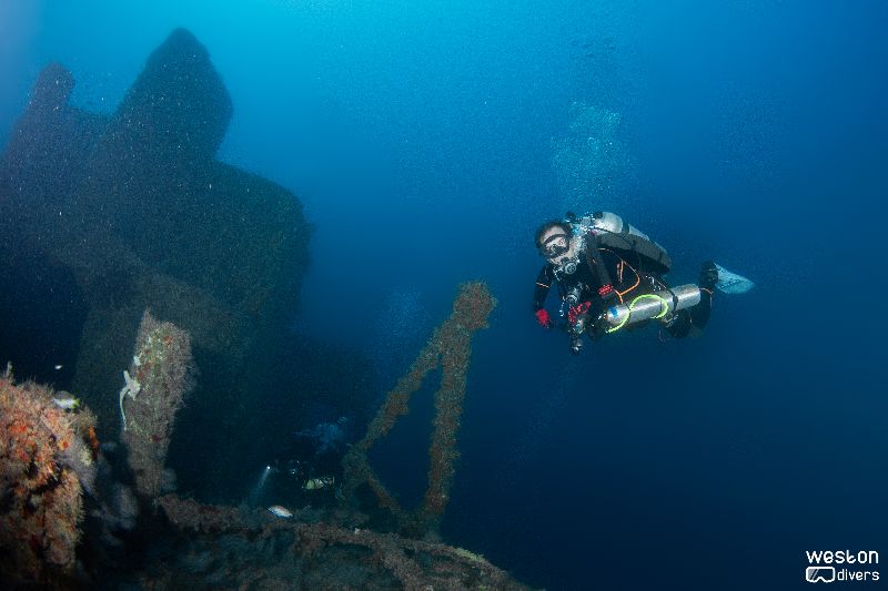 Sucre - The wreck is upright and intact