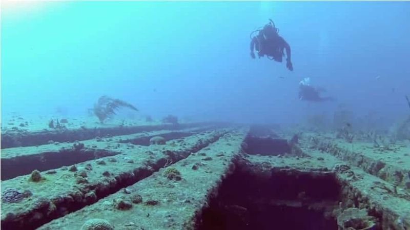 Sea Emperor - The top of the barge offers several entrances to the interior
