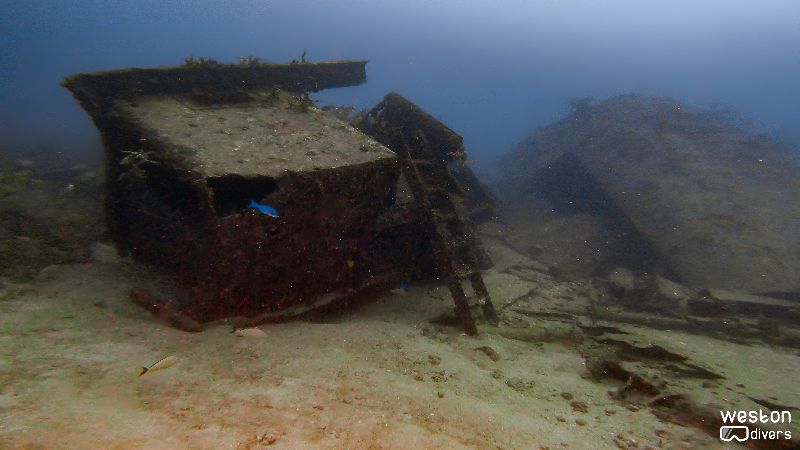 Noulla Express - One of the only structures that can be recognized of this wreck