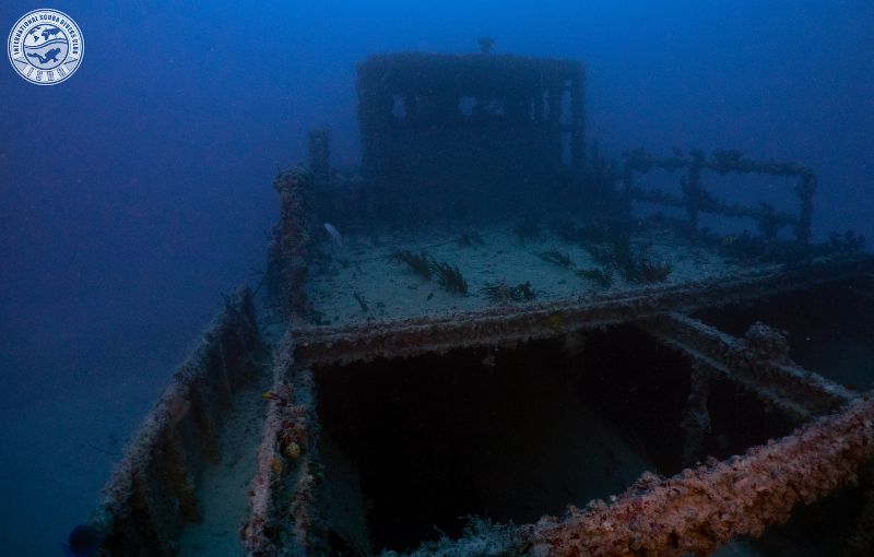 Miguana - Behind the cargo holds the wheelhouse stands upright
