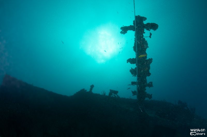 Eben-Ezer-II - The mast of the wreck is still standing