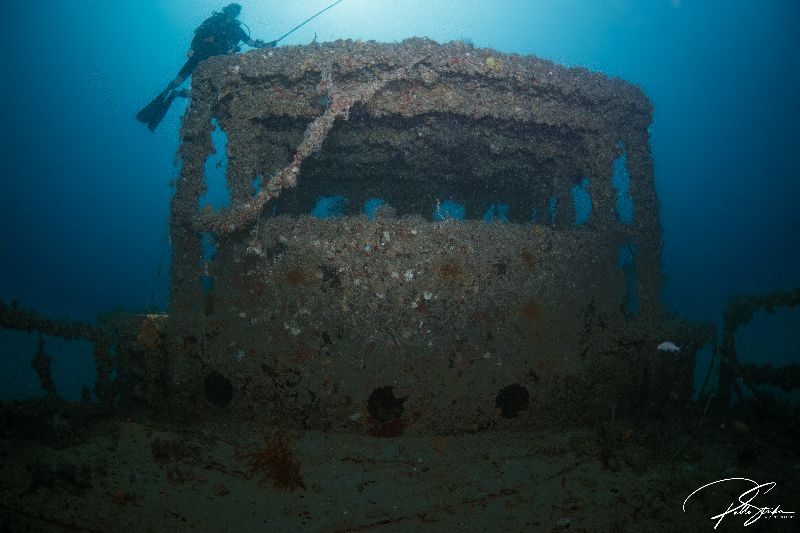 Miguana - The bridge is where dive operators may typically set the temporary line