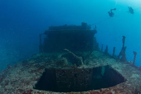 Captain Dan - A view form an upper deck into the midship