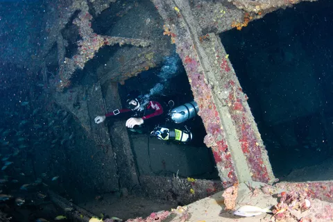 Jim Atria - A technical side mounted diver explores the stern area